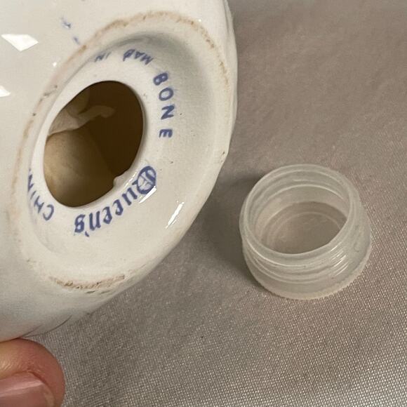 Queens England Vtg Potpourri Scent Ball Bone China Multicolor Floral 3 in Sachet - Picture 7 of 9